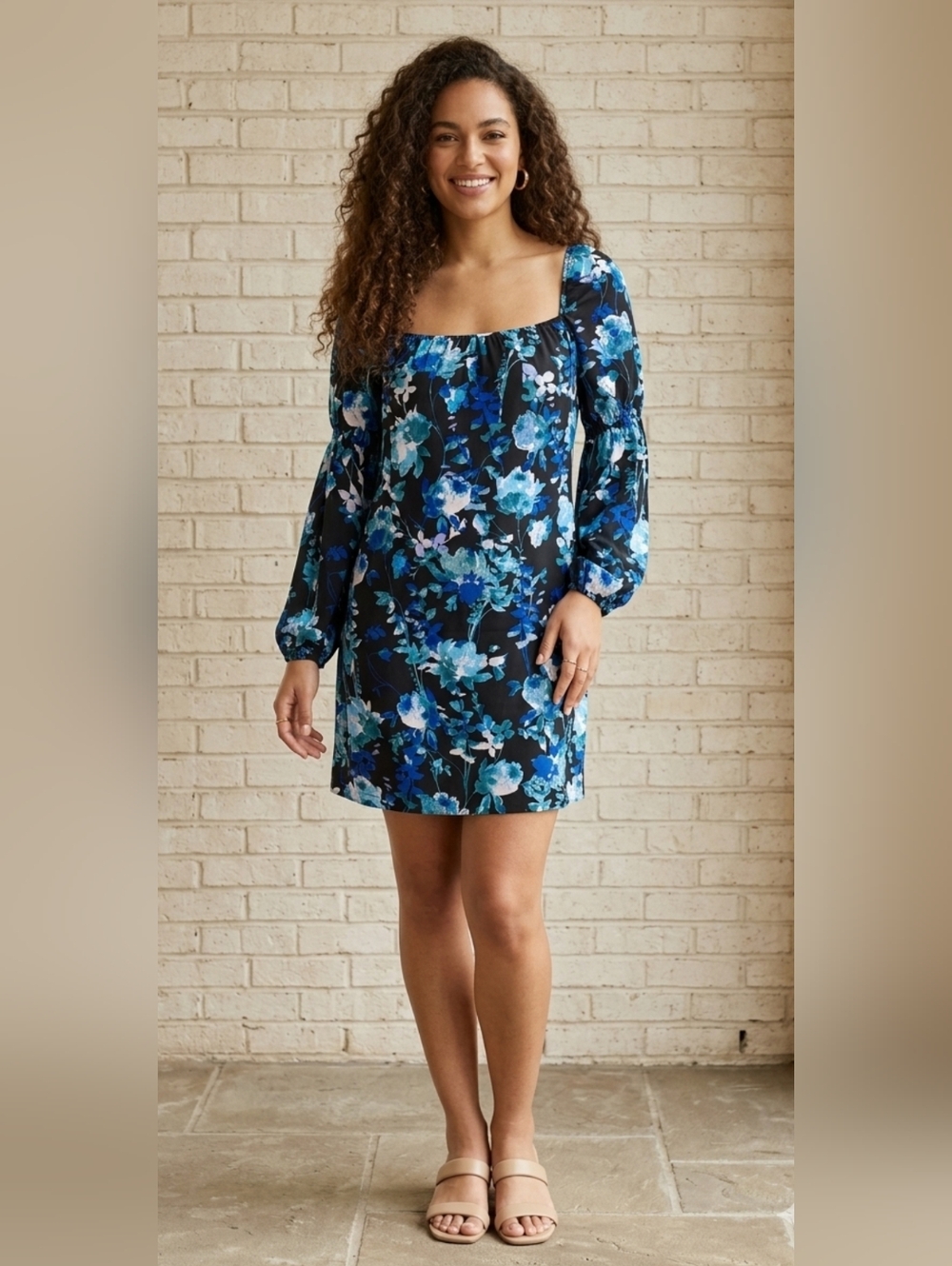 288. NWT - Gabby Skye Floral Scoop Neck Dress